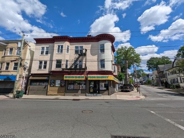 517 Lincoln Pl, Orange, NJ 07050