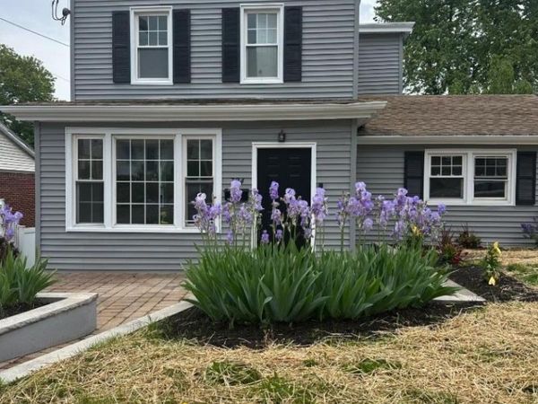 724 3Rd St, Lyndhurst, NJ 07071