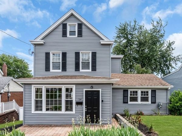 724 3Rd St, Lyndhurst, NJ 07071