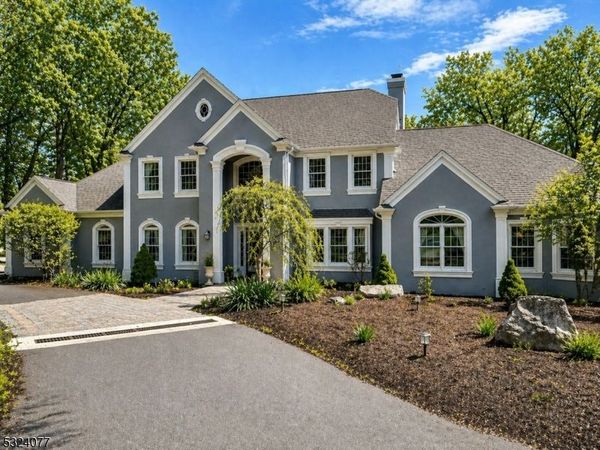 4 Deer Trail Rd, Kinnelon, NJ 07405