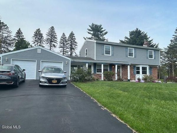 2155 Orchard Park Drive, Niskayuna, NY 12309