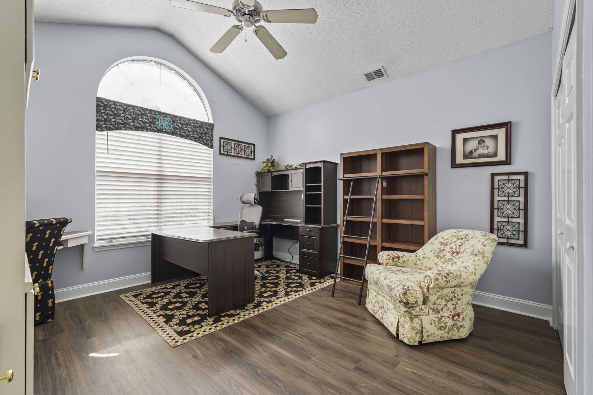 4889 Westwind Dr. Photo 17