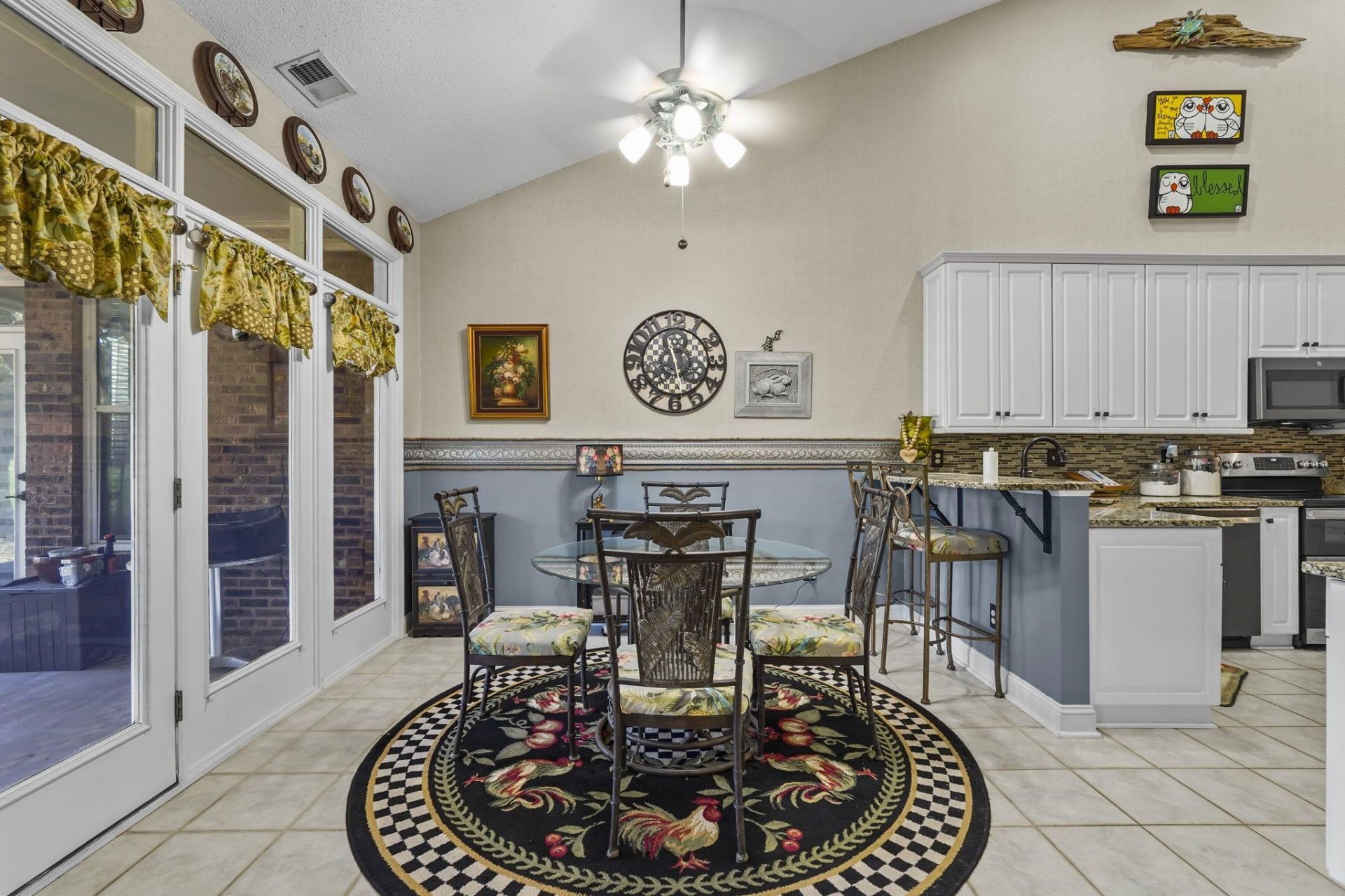 4889 Westwind Dr. Photo 5