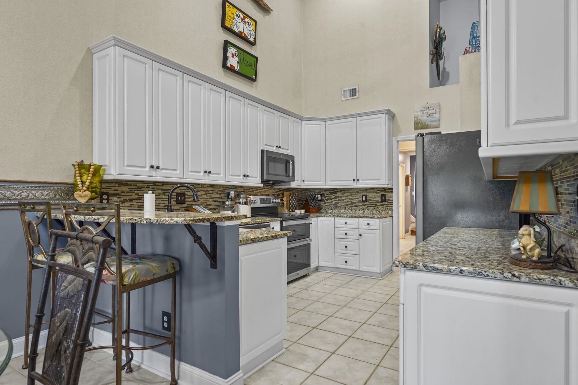 4889 Westwind Dr. Photo 7