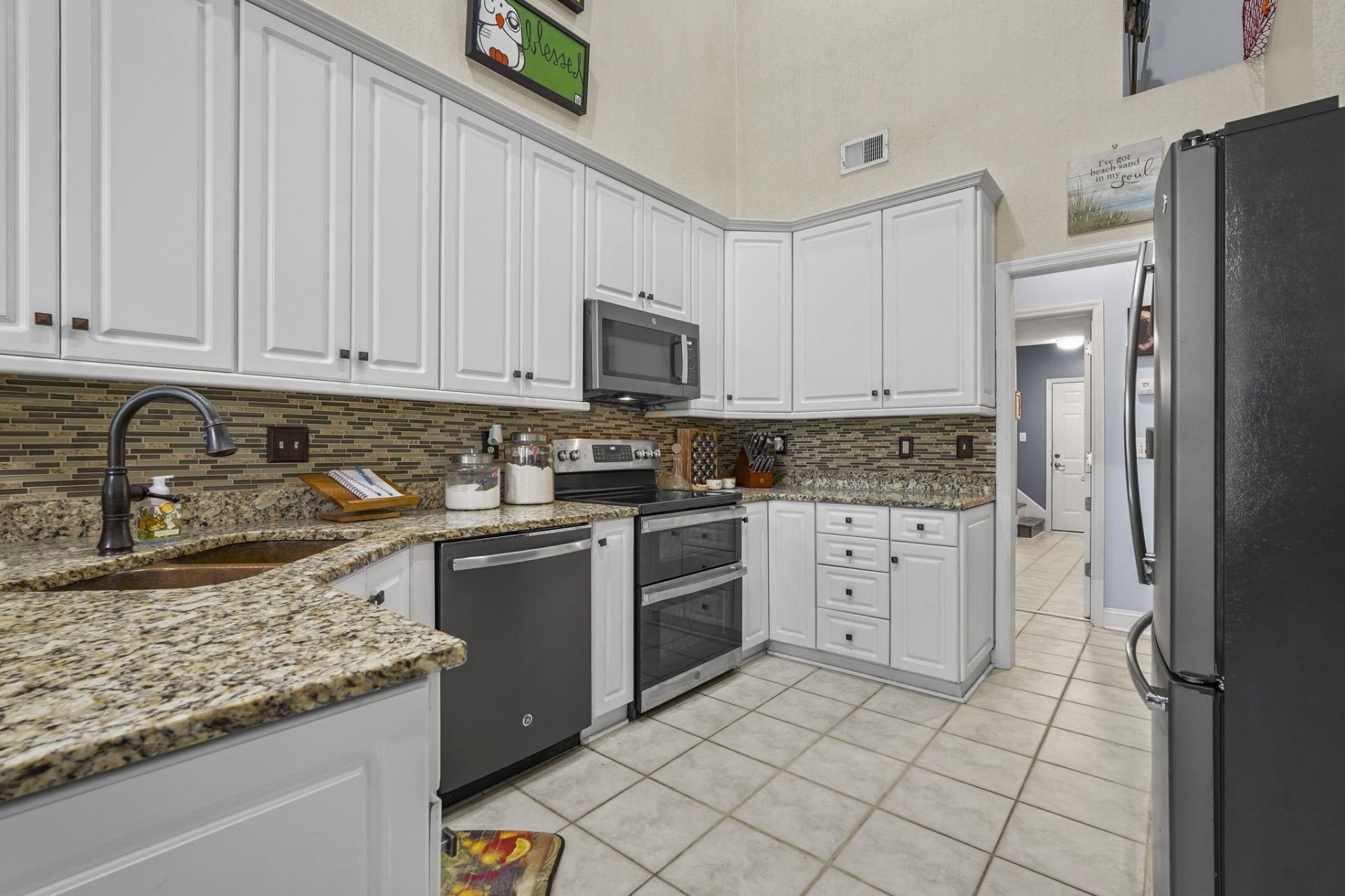 4889 Westwind Dr. Photo 8