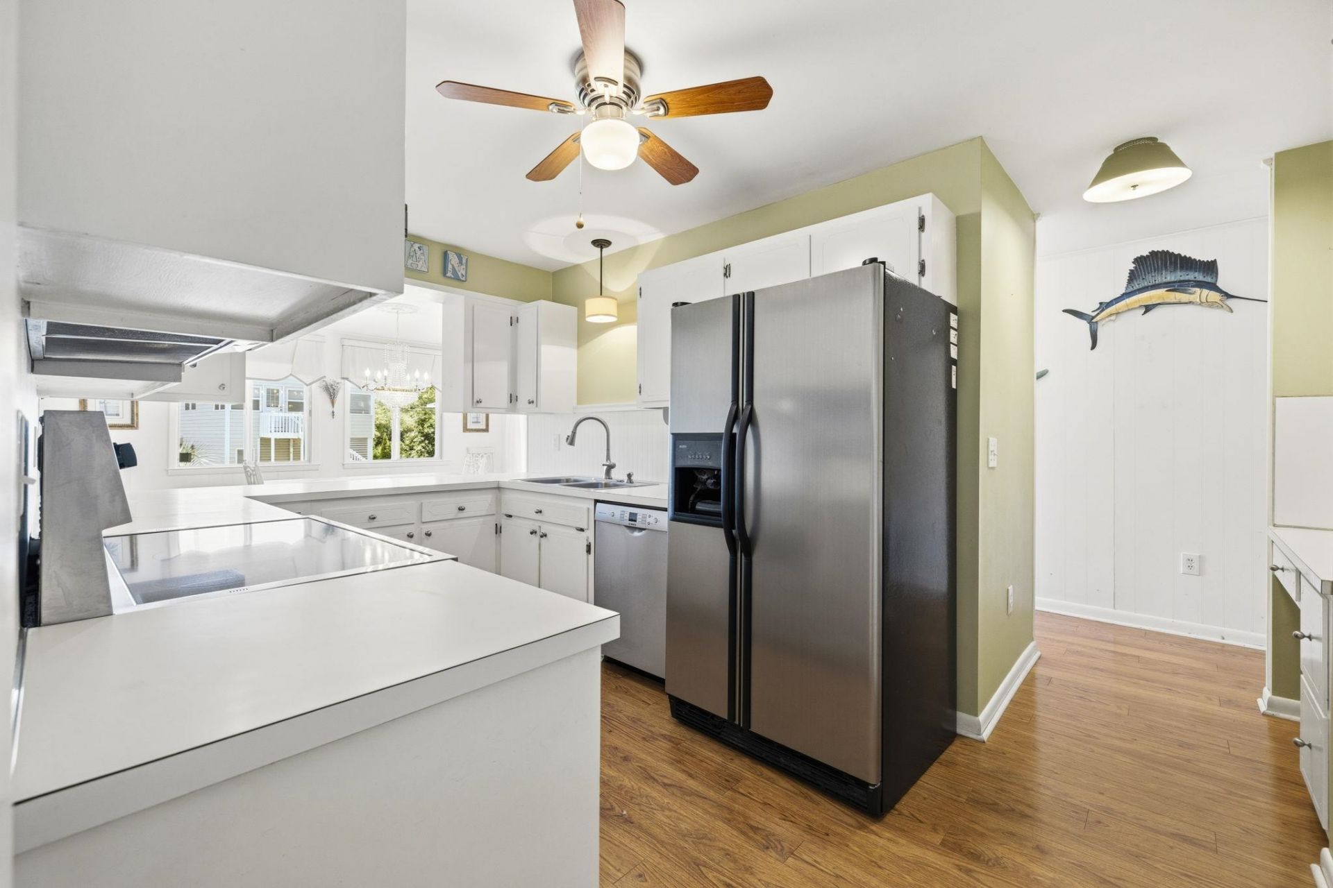 268 Lakeshore Dr.  Photo 16