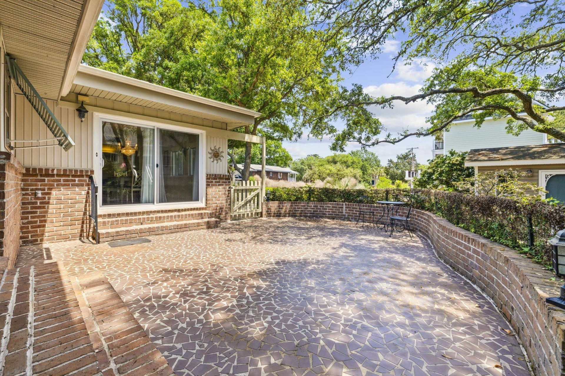 268 Lakeshore Dr.  Photo 33