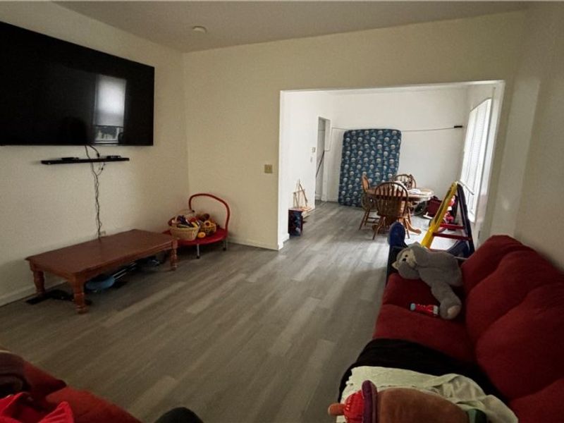 675 E 127th Street, Cleveland, OH 44108 Photo 3