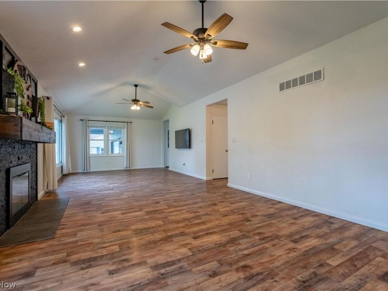 665 Ridgewood Drive, Wooster, OH 44691 Photo 5