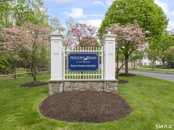 20 Brookside, Unit 20, Newtown, CT 06470