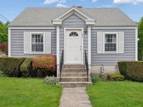 24 Falmouth St, Worcester, MA 01607