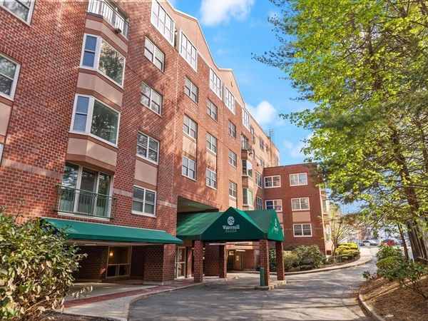 1 Watermill Place, Unit 520, Arlington, MA 02476