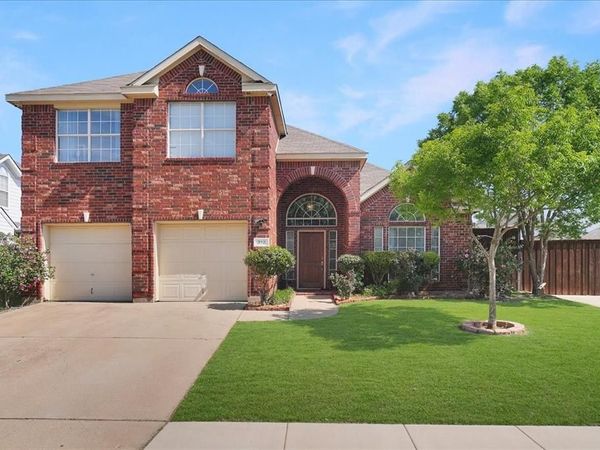 312 Foxglove Court, Grand Prairie, TX 75052
