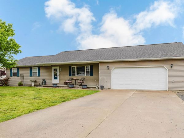1303 HAZEL Lane, Johnston City, IL 62951
