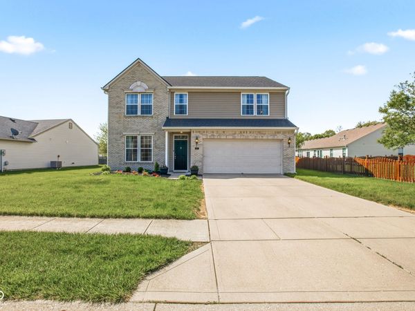 89 Spring Lake Drive , Westfield, IN 46074