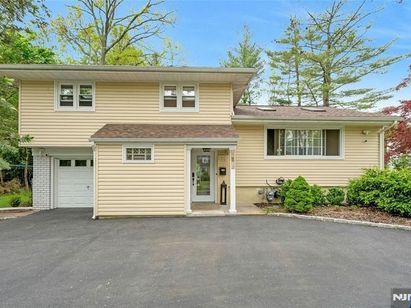 11 Meadow Street, DEMAREST, NJ 07627