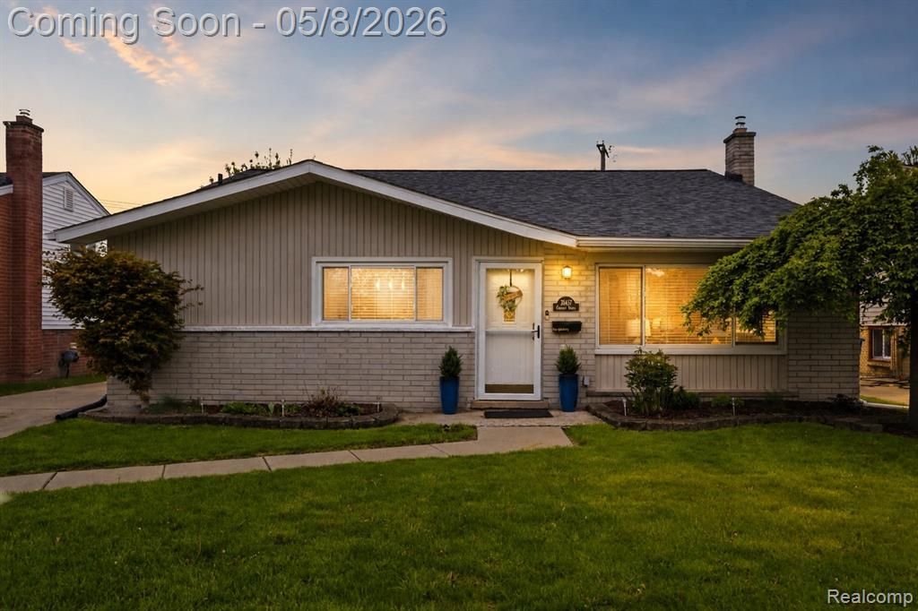 31457 Conway Drive, Westland, MI 48185 Main Photo