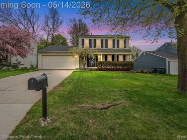 366 Whitney Drive, Rochester Hills, MI 48307