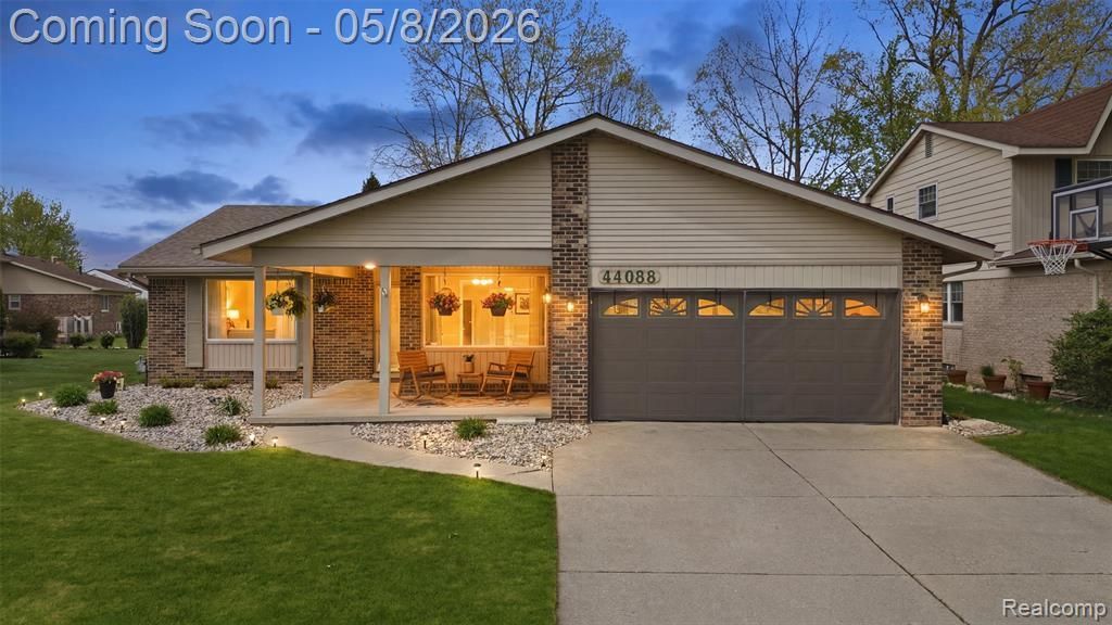 44088 Yorkshire Drive, Canton, MI 48187 Main Photo