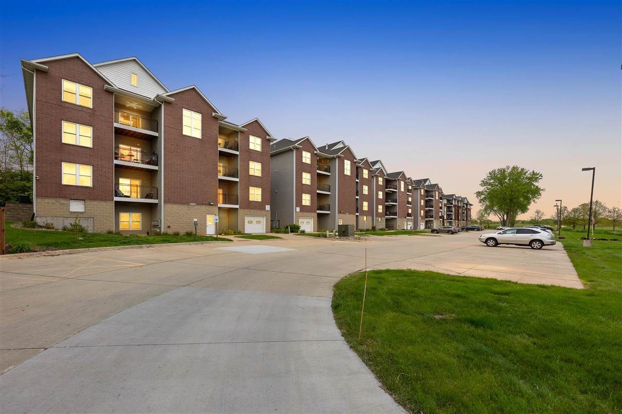 1092 Walnut Ave, Unit 102, Riverside, IA 52327 Main Photo