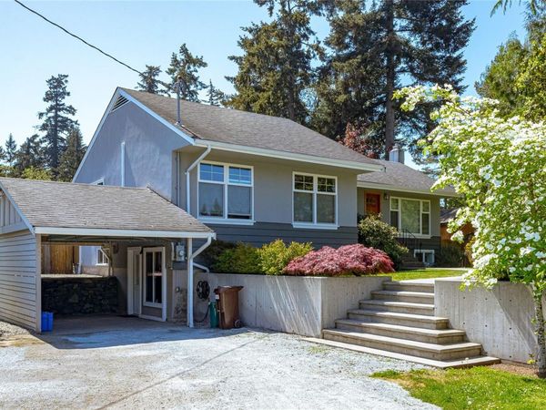 1155 Marchant Rd , Central Saanich, BC V8M 1G7