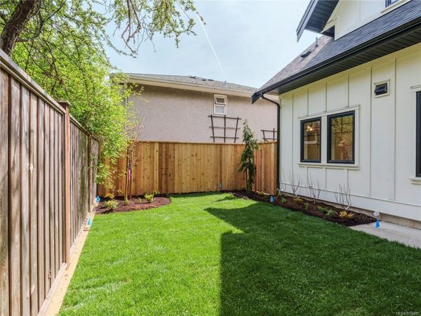 1830 Allenby St, Unit 8, Saanich, BC V8R 3B7