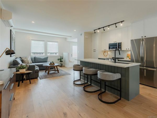 1830 Allenby St, Unit 4, Saanich, BC V8R 3B7
