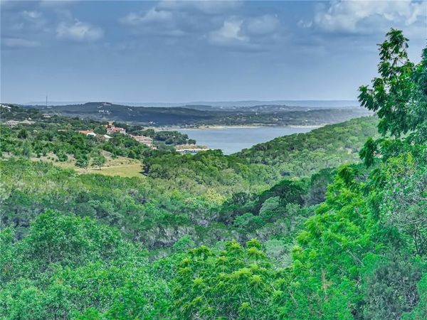 215 Woodlands CT, Lakeway, TX 78738