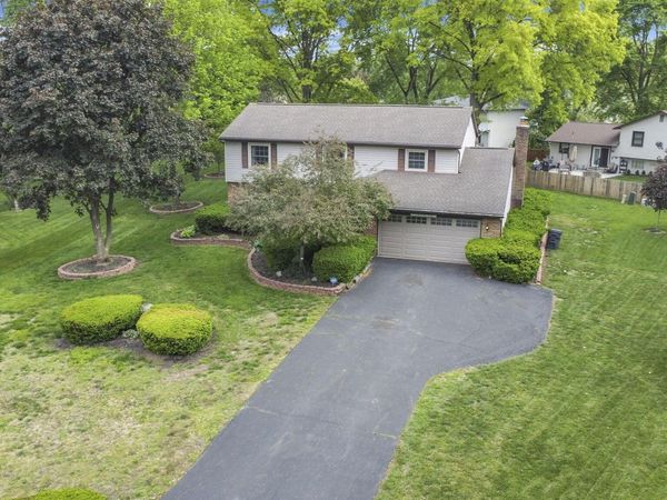 10132 Wellington Drive , Pickerington, OH 43147