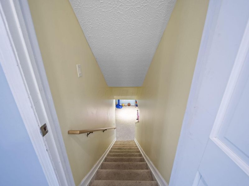 9053 Longstone Drive , Lewis Center, OH 43035 Photo 35