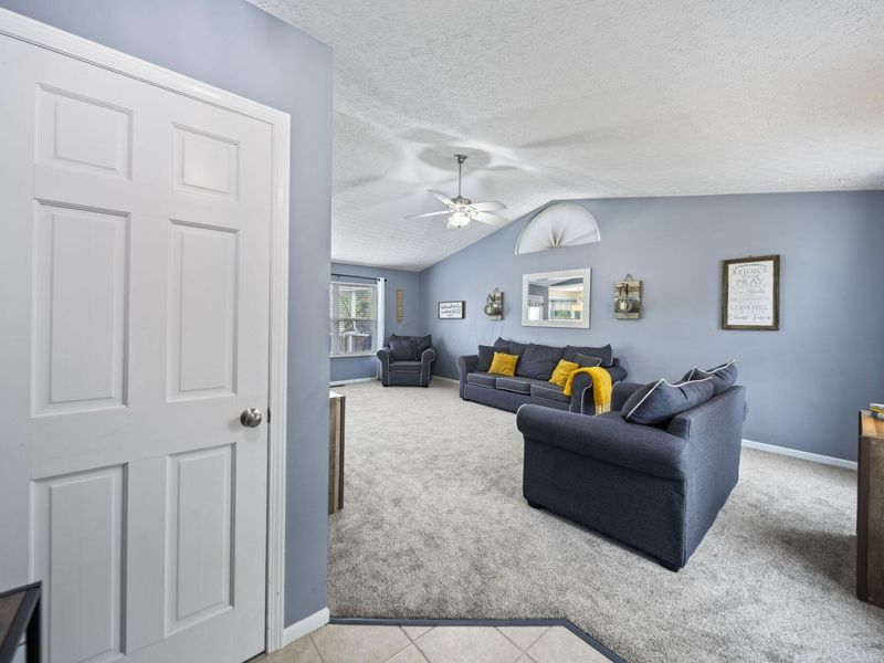 9053 Longstone Drive , Lewis Center, OH 43035 Photo 4