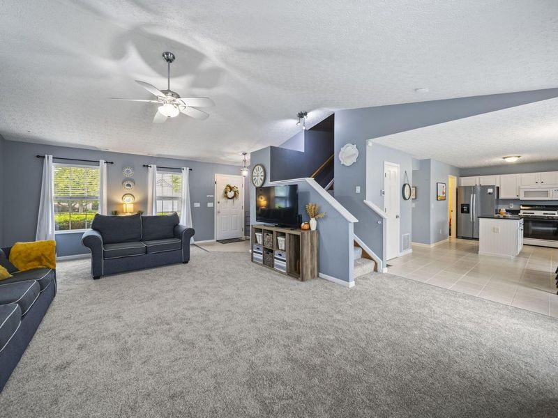 9053 Longstone Drive , Lewis Center, OH 43035 Photo 6