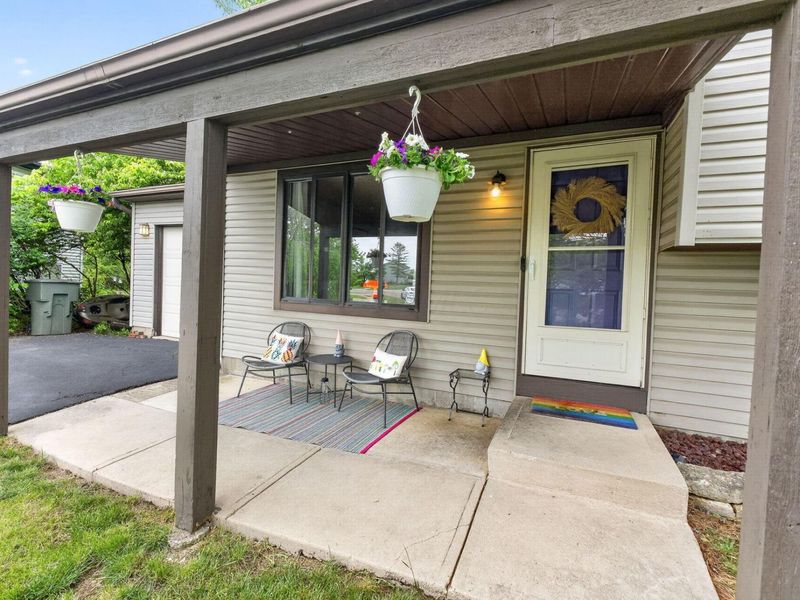 689 Wesfall Court , Columbus, OH 43228 Photo 3