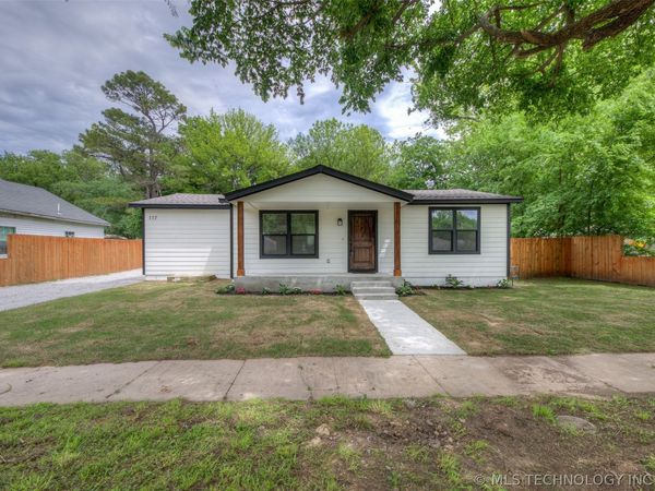 117 S Old Main Street , Coweta, OK 74429