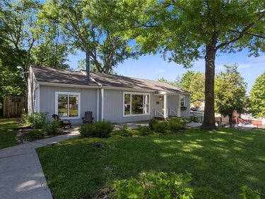 1135 ELIZABETH Street, Liberty, MO 64068