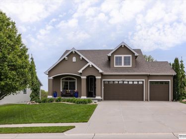 12005 S 210th Street , Gretna, NE 68028