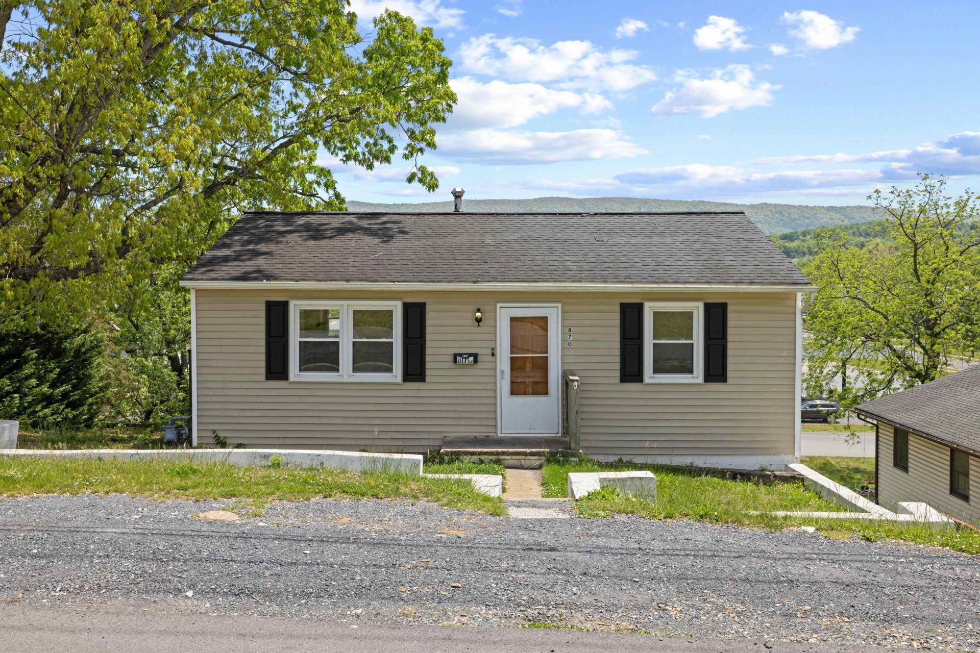 870 Fairfax Ave, Waynesboro, VA 22980 Main Photo