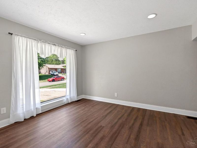 11440 Folkstone Drive, Forest Park, OH 45240 Photo 9