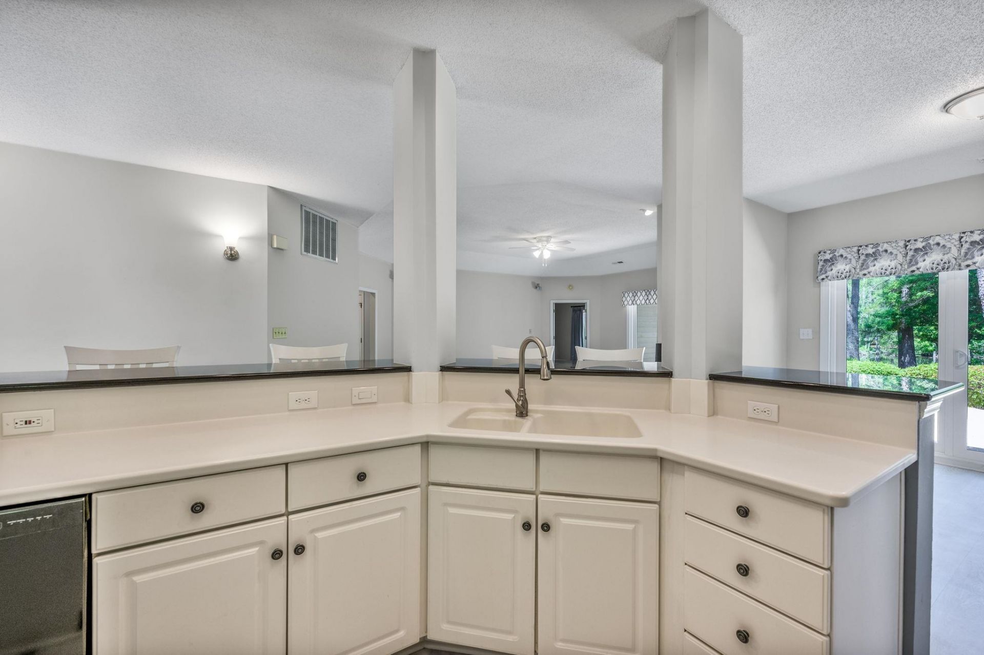 1802 Spinnaker Dr. Photo 12