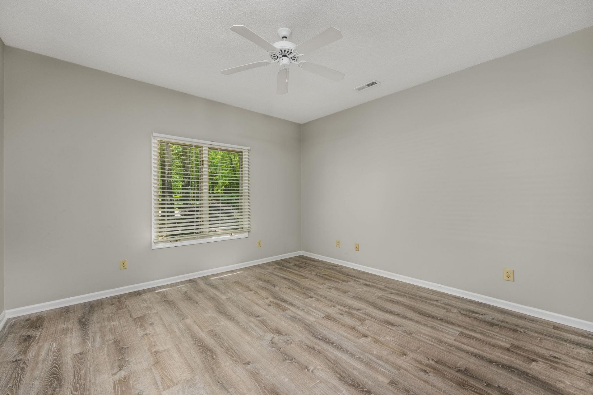 1802 Spinnaker Dr. Photo 29