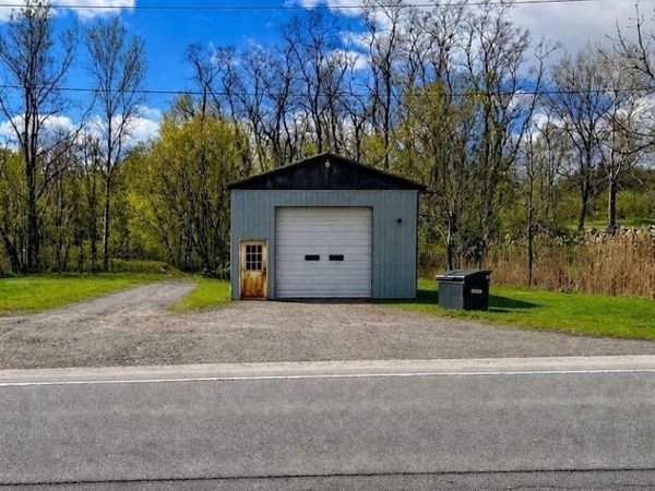 2050 State Route 370 , Cato, NY 13033