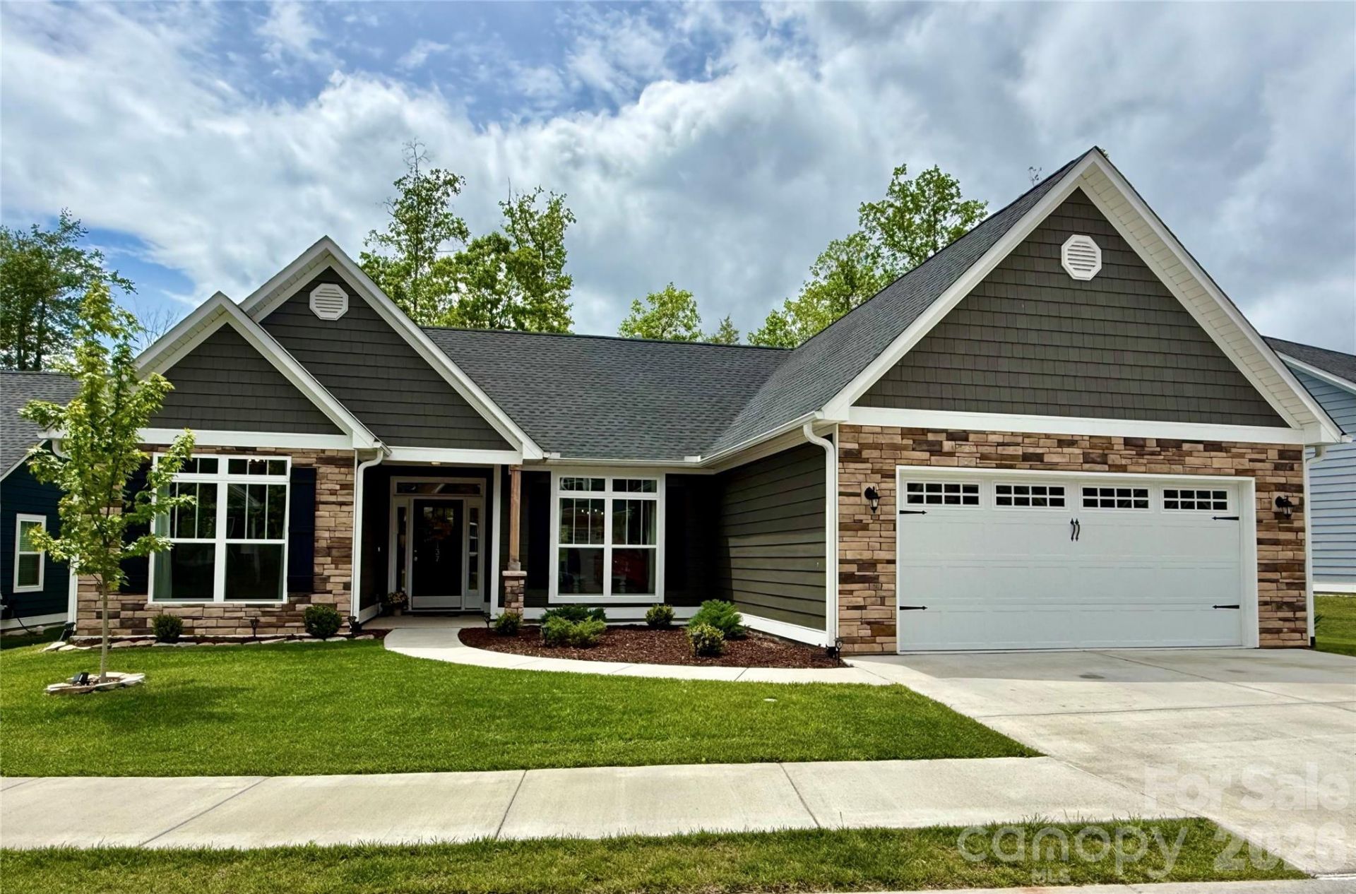 137 Marianne Drive, Hendersonville, NC 28739 Main Photo