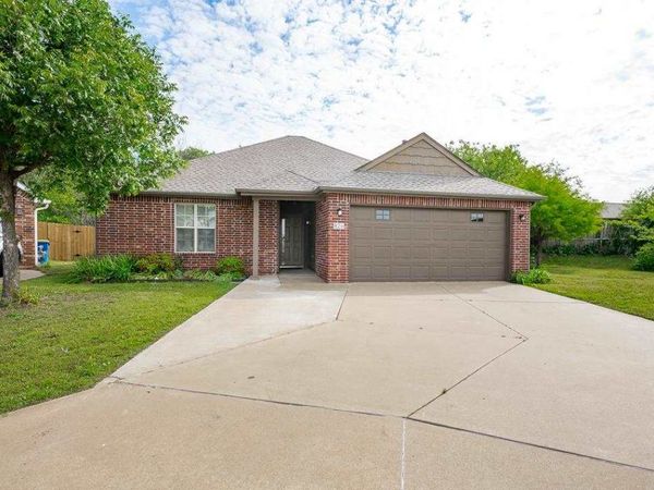 826 E Lauren Lane, Stillwater, OK 74075