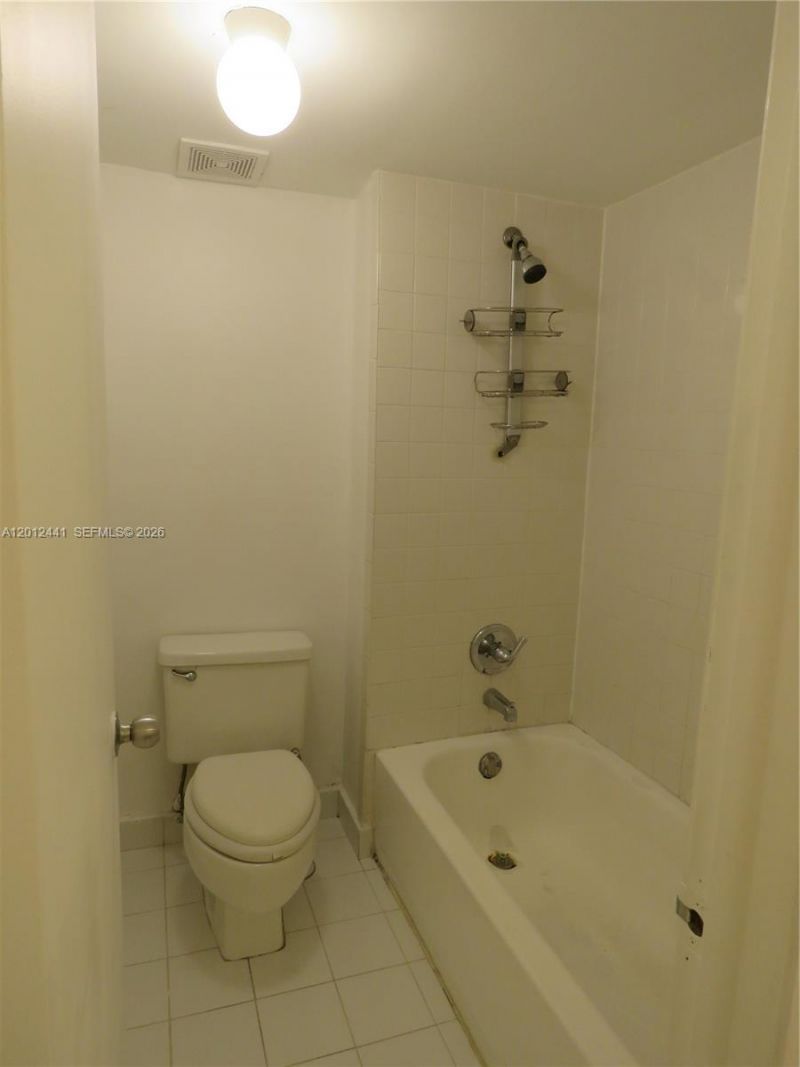205 Lakeview Dr, Unit 102, Weston, FL 33326 Photo