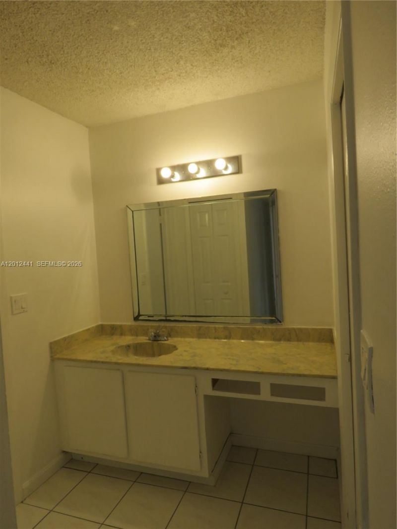 205 Lakeview Dr, Unit 102, Weston, FL 33326 Photo