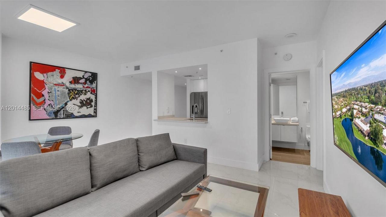 185 SE 14th Ter, Unit 1801, Miami, FL 33131 Photo