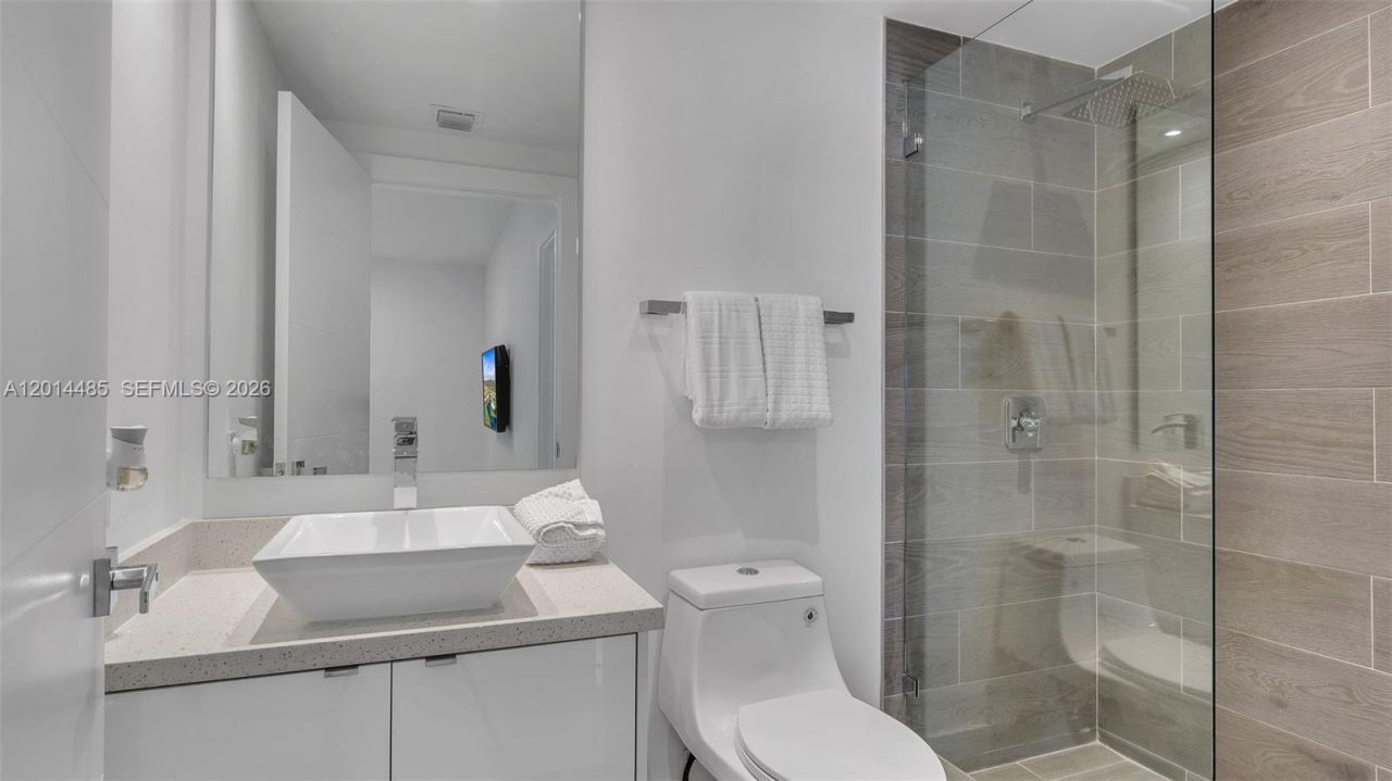 185 SE 14th Ter, Unit 1801, Miami, FL 33131 Photo