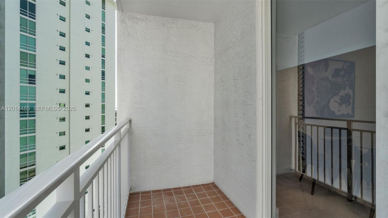 185 SE 14th Ter, Unit 1801, Miami, FL 33131 Photo