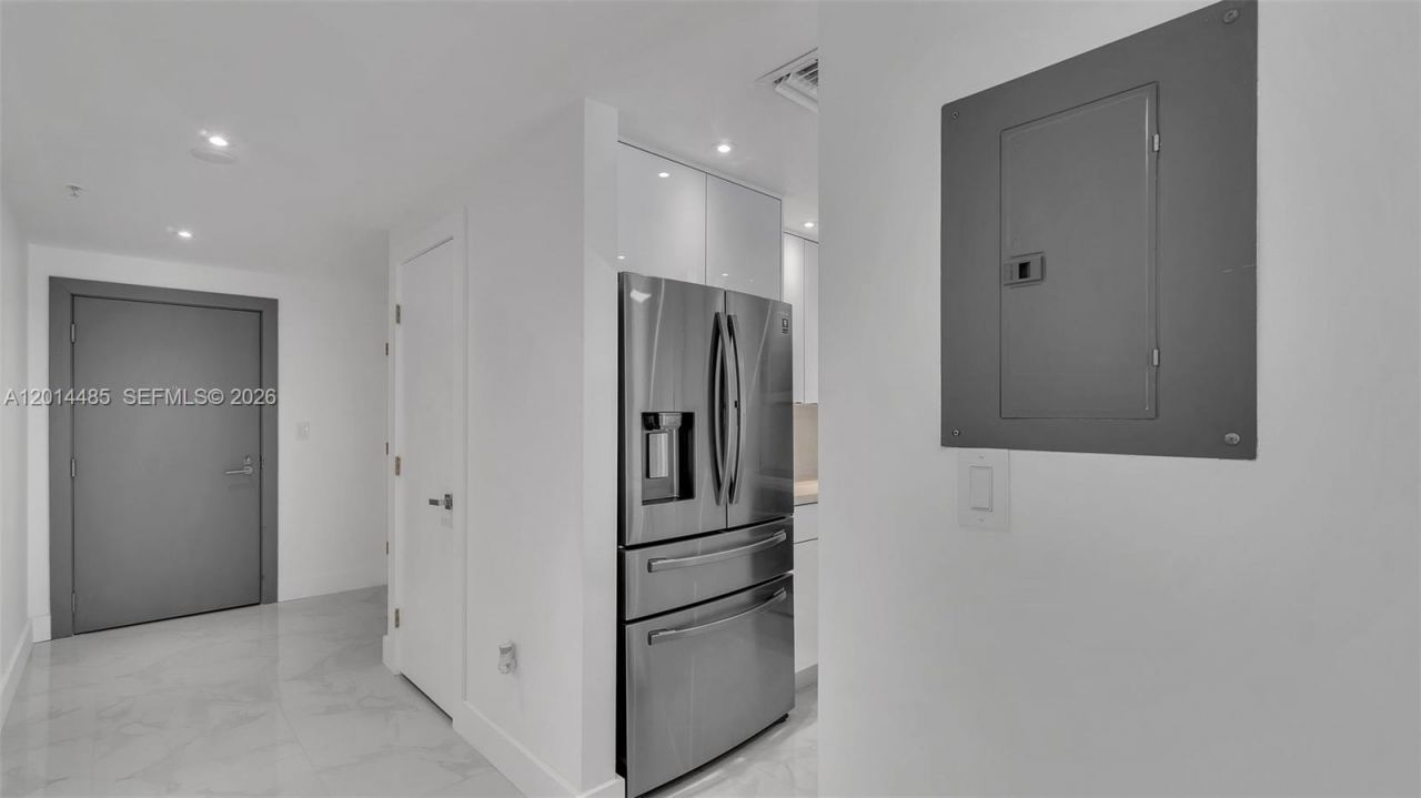 185 SE 14th Ter, Unit 1801, Miami, FL 33131 Photo
