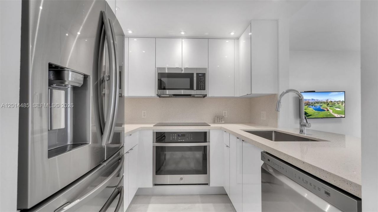 185 SE 14th Ter, Unit 1801, Miami, FL 33131 Photo